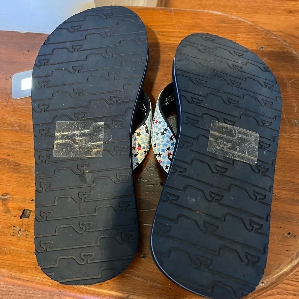 VINEYARD VINES blue/white stars and whale flip-flops Big Girl's 5